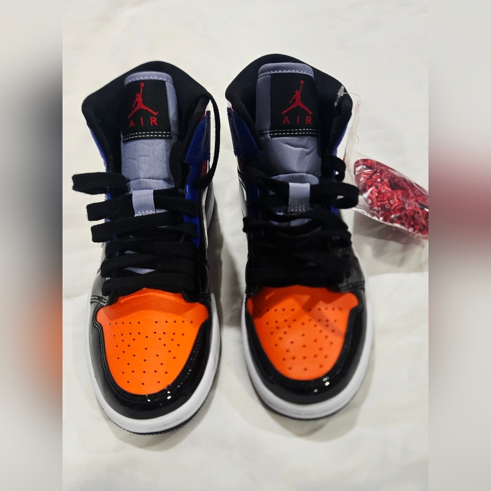 Nike Colorful High-Top Sneakers - Picture 3 of 12